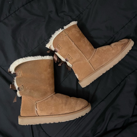 UGG Bailey Bow II - Picture 1 of 3